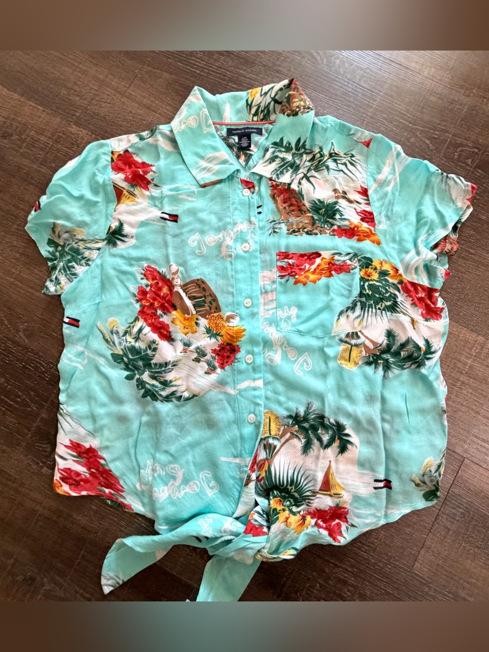 Tommy Hilfiger Women’s Tropical Short-Sleeve Button Shirt - Aqua Floral Large